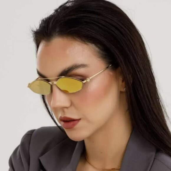 NEW FENDI SUNGLASSES, WOMEN GOLD FENDI SUNGLASSES WITH CHAIN - Picture 2 of 10